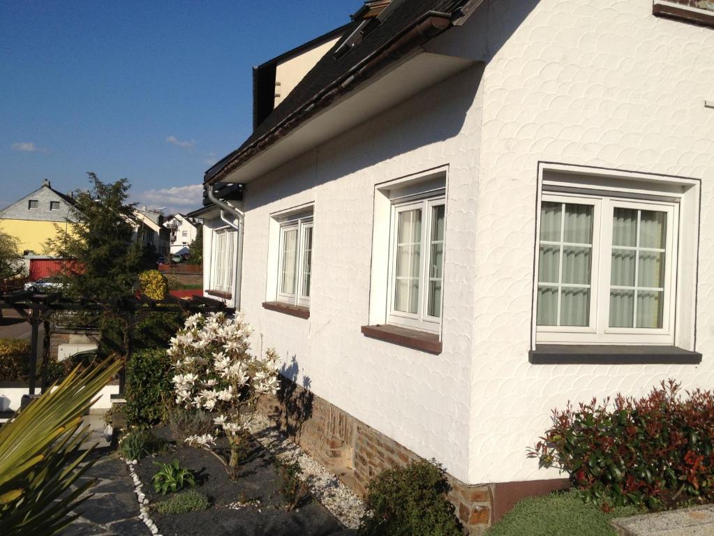 Haus Uebernachtenswert Cochem Mosel 外观 照片